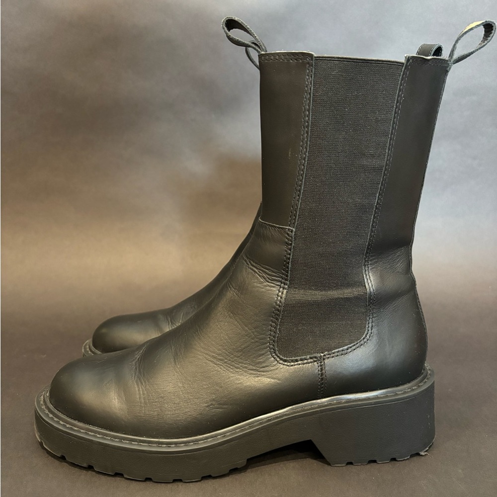 Steve Madden Yairy Chelsea Boot